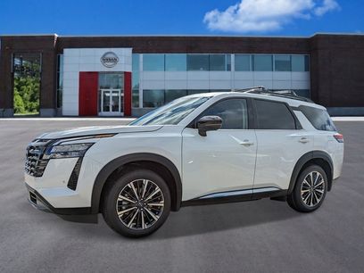 New 2026 Nissan Pathfinder Platinum w/ Cargo Package