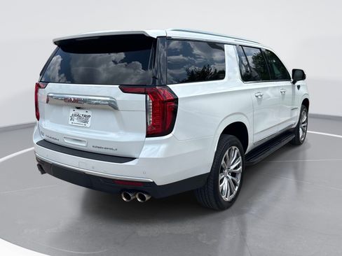 Used 2024 GMC Yukon XL Denali AWD/4WD image 8