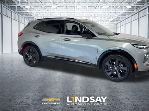Used 2025 Buick Envision Sport Touring AWD/4WD image 3