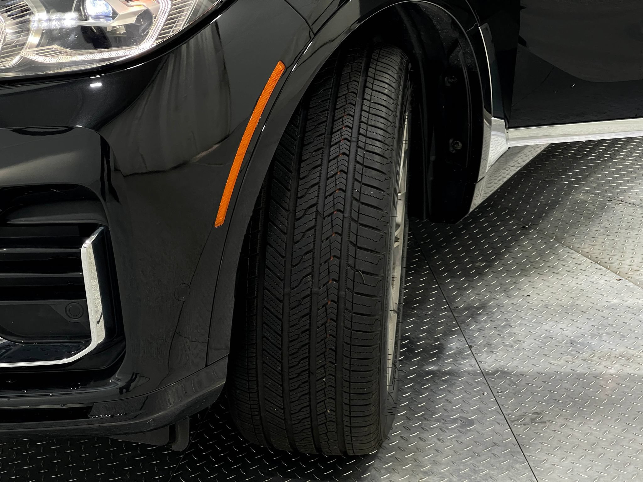 Used 2019 BMW X7 xDrive40i w/ Premium Package AWD/4WD image 38