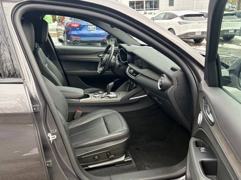 Used 2023 Alfa Romeo Stelvio Ti image 38