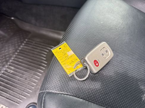 Used 2018 Toyota 4Runner Limited image 38