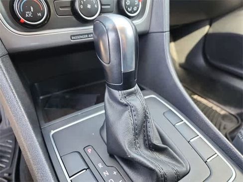 Used 2013 Volkswagen Passat 2.5 S image 26