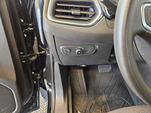 Used 2023 Chevrolet Equinox LT w/ LPO, Floor Liner Package AWD/4WD image 15