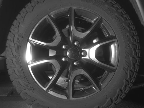 Used 2025 Jeep Compass Trailhawk AWD/4WD image 15