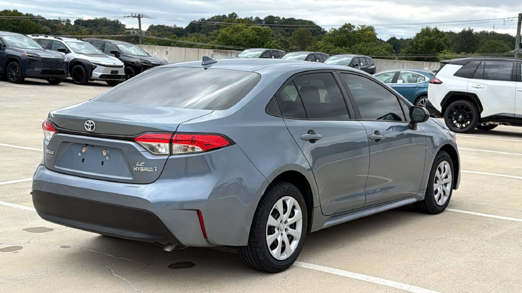 Used 2023 Toyota Corolla LE FWD image 4
