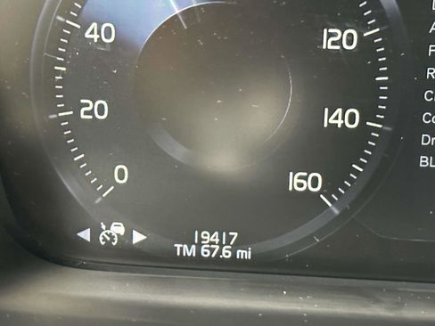 Certified 2022 Volvo XC90 T6 Momentum image 40