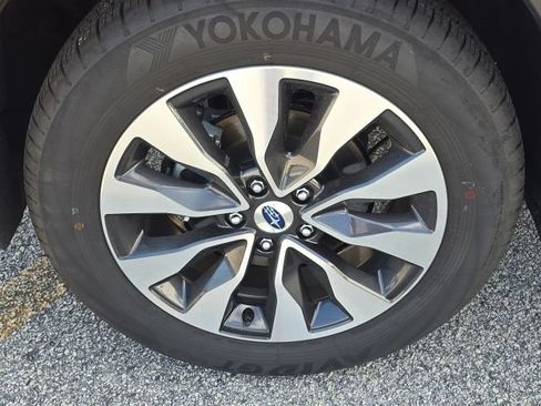 Used 2025 Subaru Outback Touring XT AWD/4WD image 11