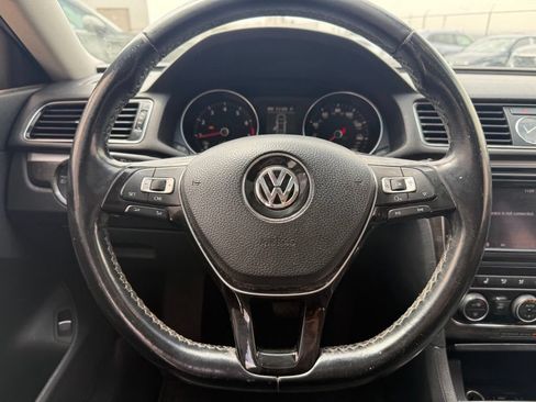 Used 2017 Volkswagen Passat 1.8T SE FWD image 15