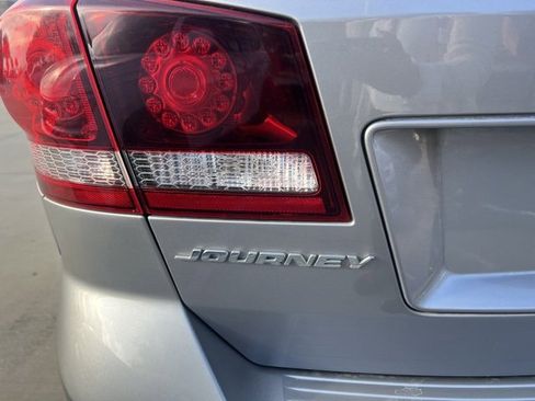 Used 2019 Dodge Journey Crossroad image 16