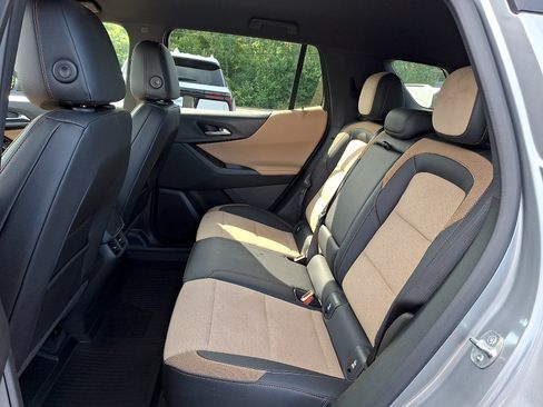 Used 2025 Chevrolet Equinox ACTIV AWD/4WD image 11