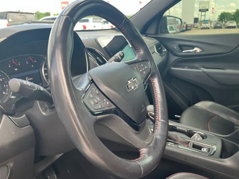 Used 2022 Chevrolet Equinox RS w/ RS Leather Package FWD image 9