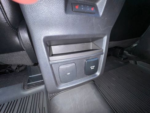 Used 2019 Ford Edge Titanium w/ Equipment Group 301A FWD image 34