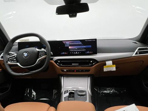 Used 2026 BMW 330i xDrive Sedan w/ Premium Package AWD/4WD image 9