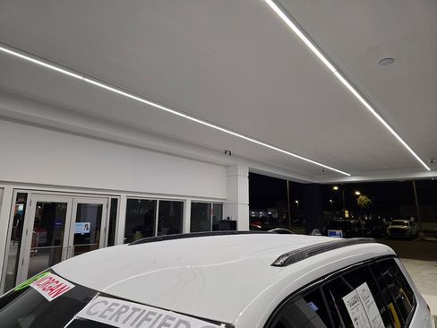 Used 2023 Jeep Grand Cherokee L Laredo image 11