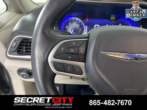Used 2017 Chrysler Pacifica Touring-L Plus w/ Tire & Wheel Group FWD image 15