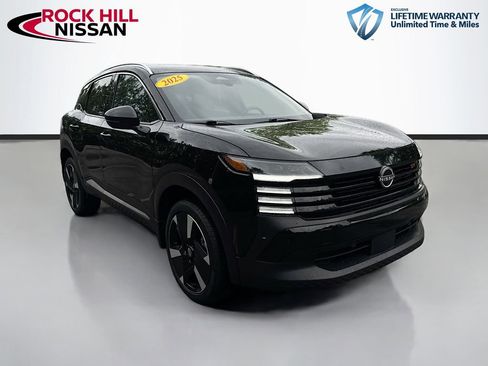 Used 2025 Nissan Kicks SR FWD image 1