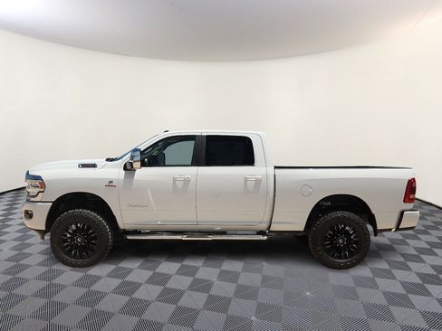 Used 2024 RAM 2500 Laramie AWD/4WD image 2