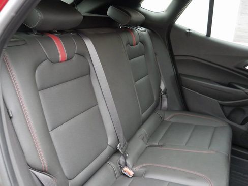 Used 2025 Chevrolet Trax RS w/ Sunroof Package image 25