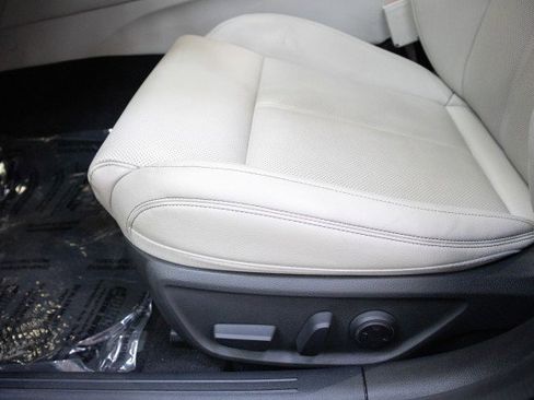 Used 2022 Genesis G70 2.0T image 10