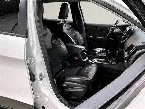 Used 2021 Jeep Cherokee Latitude Plus image 30