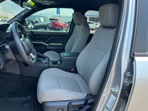 Used 2024 Toyota Tacoma SR5 w/ SR5 Upgrade Package AWD/4WD image 26