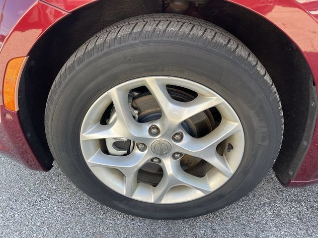 Used 2017 Chrysler Pacifica Touring-L Plus w/ Advanced Safetytec Group FWD image 10