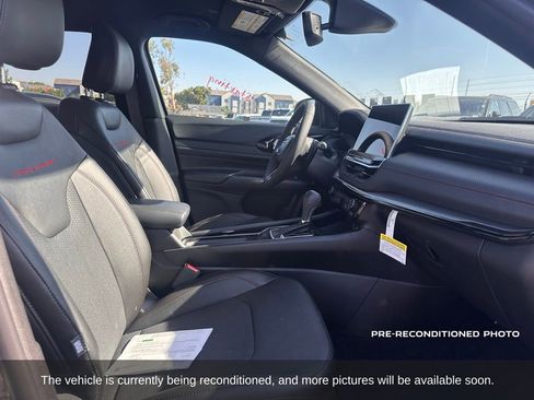 Used 2024 Jeep Compass Trailhawk AWD/4WD image 13