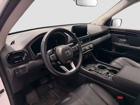 Used 2025 Honda Pilot Touring image 8