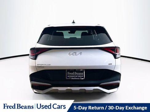 Used 2023 Kia Sportage LX image 7