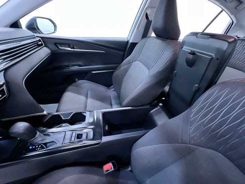 Used 2025 Toyota Camry LE FWD image 28