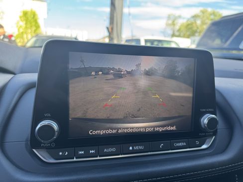 Used 2021 Nissan Rogue S image 25