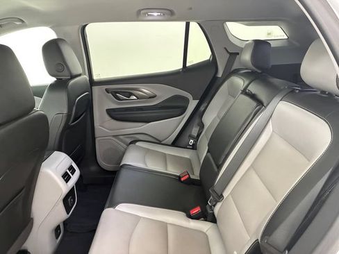 Used 2024 GMC Terrain SLT w/ Infotainment Package II AWD/4WD image 18