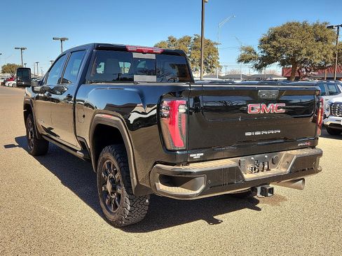 Used 2024 GMC Sierra 2500 AT4 w/ AT4 Premium Plus Package image 3