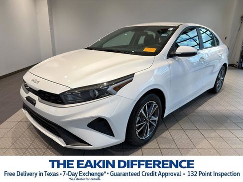 Used 2023 Kia Forte LXS w/ LXS Technology Package FWD image 1