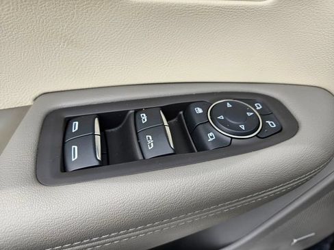 Used 2024 Cadillac XT6 Premium Luxury w/ Technology Package AWD/4WD image 31
