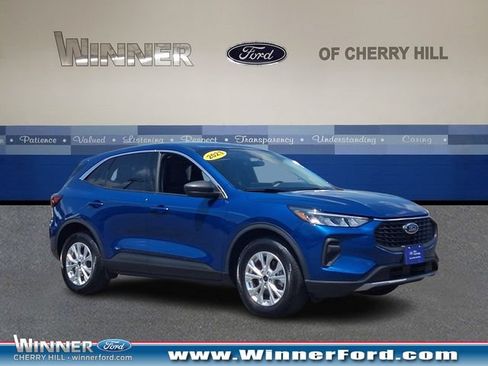 Certified 2023 Ford Escape Active w/ Tech Pack #1 AWD/4WD image 1
