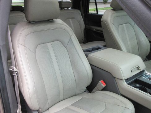 Used 2019 Ford Expedition Max Limited w/ Special Edition Package AWD/4WD image 30