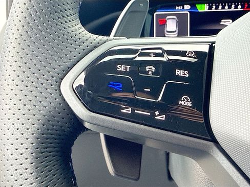 Used 2025 Volkswagen Golf R Black Edition w/ Euro Stye Package image 36