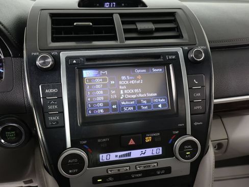 Used 2014 Toyota Camry XLE w/ Leather Package FWD image 32