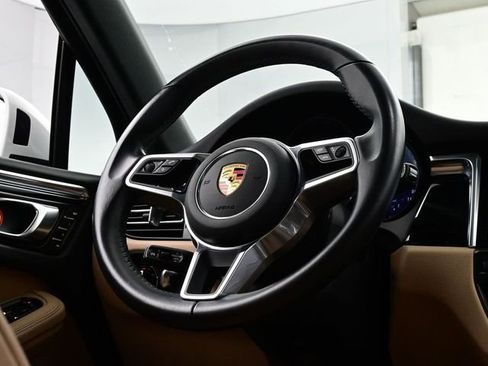 Certified 2021 Porsche Macan image 21