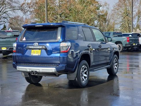 Certified 2018 Toyota 4Runner TRD Off-Road image 5