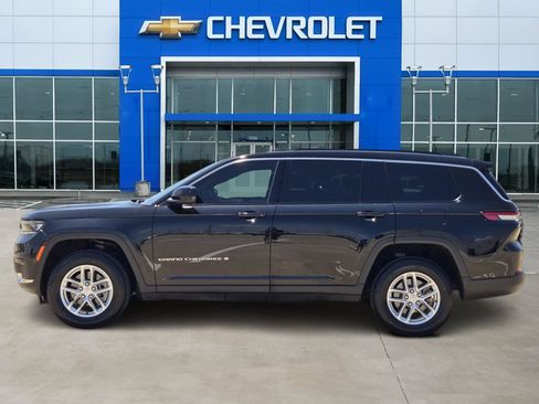 Used 2025 Jeep Grand Cherokee L Laredo RWD image 3