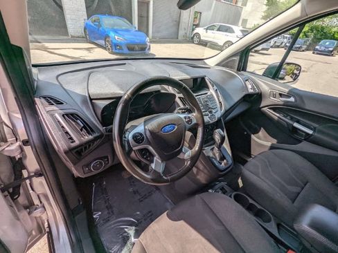 Used 2018 Ford Transit Connect XLT image 12