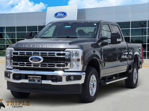 New 2026 Ford F250 XLT w/ FX4 Off-Road Package AWD/4WD image 2
