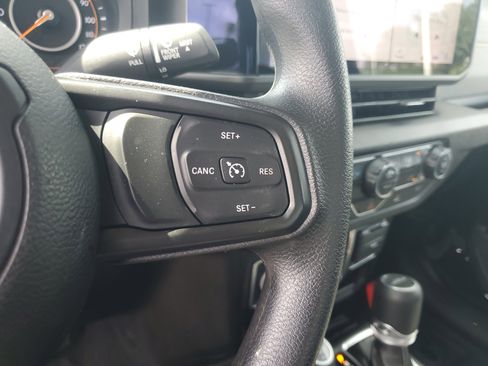 Used 2026 Jeep Gladiator Sport AWD/4WD image 15