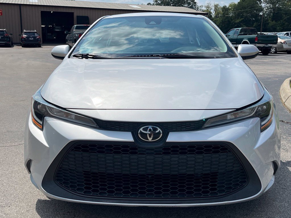 Used 2022 Toyota Corolla LE FWD image 3