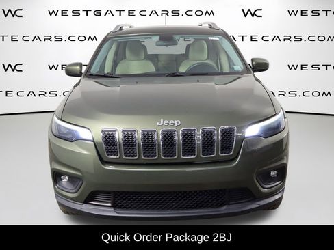 Used 2019 Jeep Cherokee Latitude w/ Popular Appearance Group AWD/4WD image 2