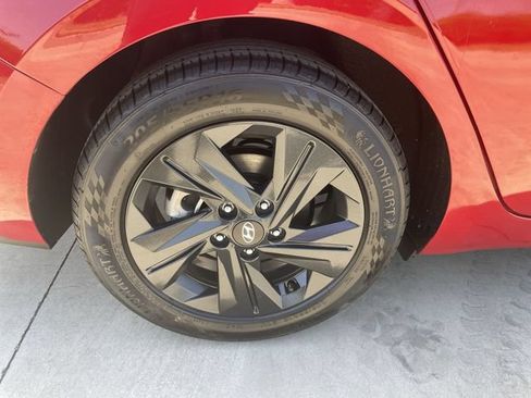 Used 2023 Hyundai Elantra SEL w/ Cargo Package FWD image 31