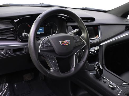 Used 2021 Cadillac XT5 Luxury image 11